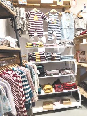 Nachhaltige Kindermode im Concept Store veganized, Teilausschnitt